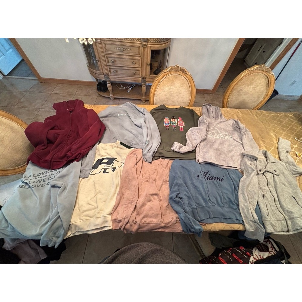 9 LOT bulk Women Clothes Sweat Shirts Medium Hoodies Sweatshirts. ETC